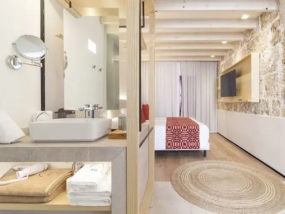 Superior Tek Büyük Yataklı Oda (FIL More)