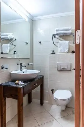 https://images.etstur.com/files/images/hotelImages/TR/97437/l/Fila-Otel-Ayvalik-Genel-298423.jpg