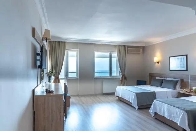 https://images.etstur.com/files/images/hotelImages/TR/97437/l/Fila-Otel-Ayvalik-Genel-298429.jpg