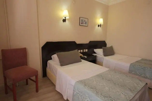 https://imagessl.etstur.com/files/images/hotelImages/TR/97437/l/Fila-Otel-Ayvalik-Oda-262161.jpg