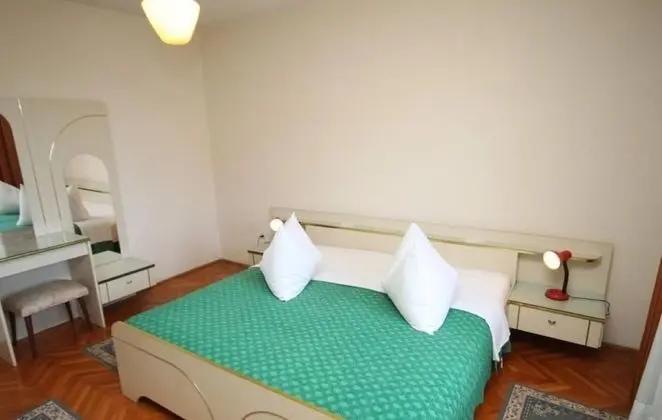 Apart Daire (Fila - large & close to the beach - A)