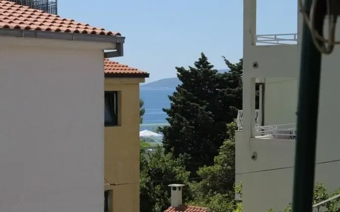 Apart Daire (Fila - large & close to the beach - A)