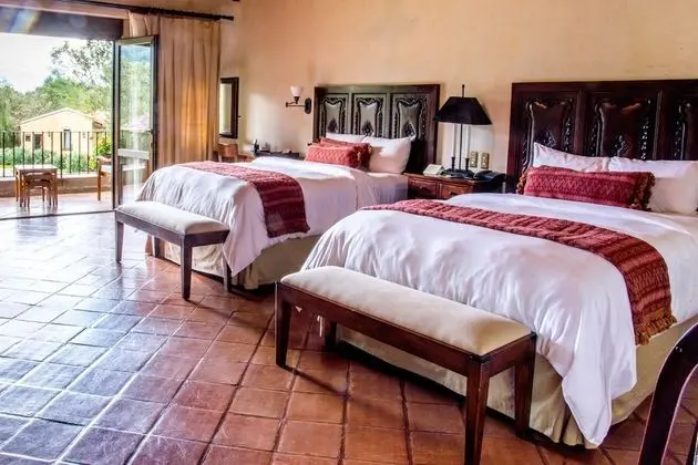 Superior Oda (2 Queen Beds)