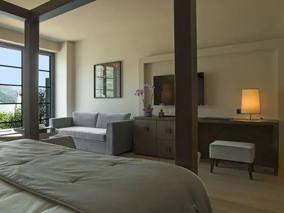 Junior Süit, Göl Manzaralı