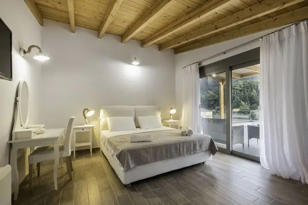 Villa, 3 Yatak Odası, Havuz Manzaralı