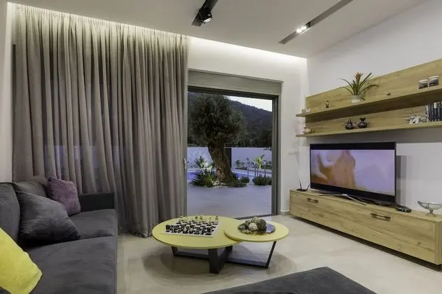 Villa, 3 Yatak Odası, Havuz Manzaralı