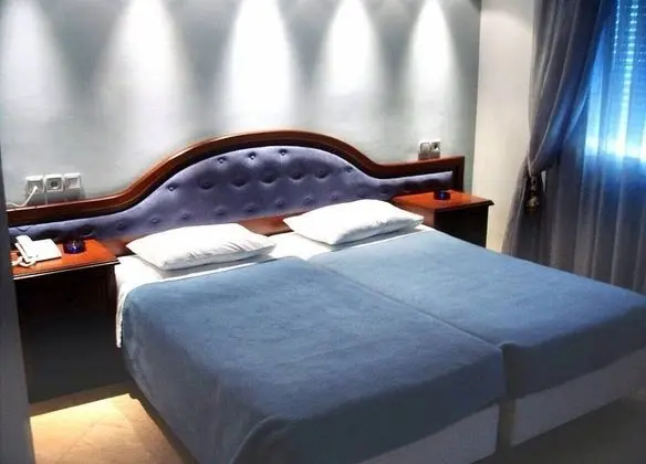 Basic Tek Büyük Yataklı Oda