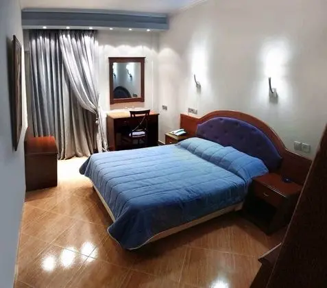 Basic Tek Büyük Yataklı Oda