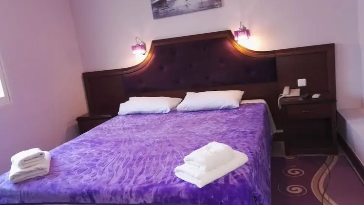 Basic Tek Büyük Yataklı Oda