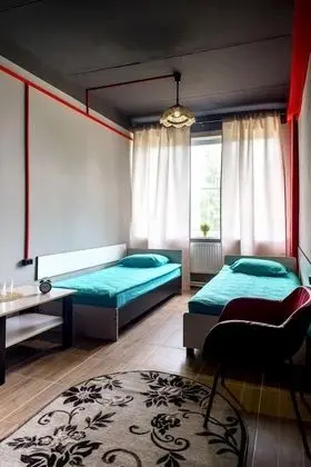 Ortak Ranzalı Oda, 3 Tek Kişilik Yatak