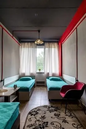 Ortak Ranzalı Oda, 3 Tek Kişilik Yatak