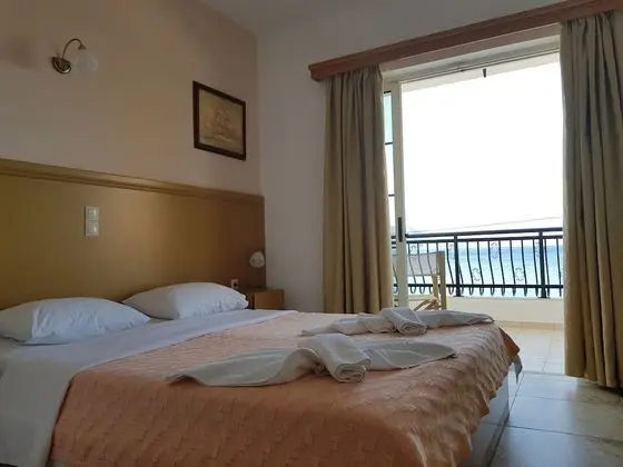 Tek Büyük veya İki Ayrı Yataklı Oda, Deniz Manzaralı
