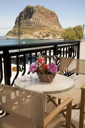 Tek Büyük veya İki Ayrı Yataklı Oda, Deniz Manzaralı