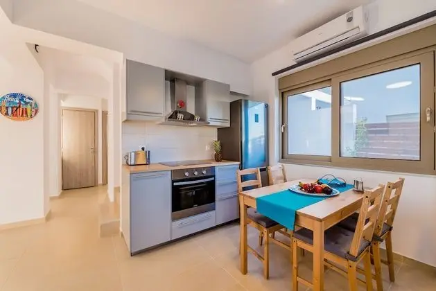 Luxury Villa, 4 Yatak Odası, Kişiye Özel Havuzlu, Denize Sıfır (Agnes)