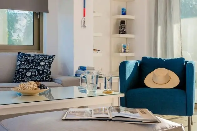 Luxury Villa, 4 Yatak Odası, Kişiye Özel Havuzlu, Denize Sıfır (Agnes)