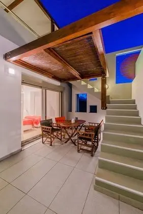 Luxury Villa, 4 Yatak Odası, Kişiye Özel Havuzlu, Denize Sıfır (Agnes)