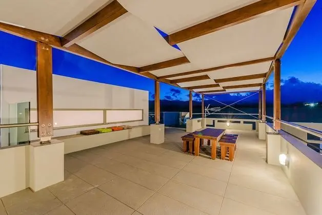 Luxury Villa, 4 Yatak Odası, Kişiye Özel Havuzlu, Denize Sıfır (Agnes)