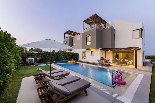 Luxury Villa, 4 Yatak Odası, Kişiye Özel Havuzlu, Denize Sıfır (Alex)