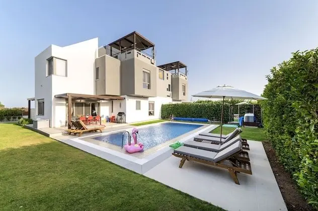 Luxury Villa, 4 Yatak Odası, Kişiye Özel Havuzlu, Denize Sıfır (Alex)