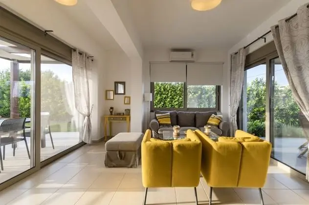 Luxury Villa, 4 Yatak Odası, Kişiye Özel Havuzlu, Denize Sıfır (Alex)