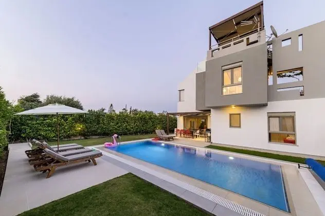 Luxury Villa, 4 Yatak Odası, Kişiye Özel Havuzlu, Denize Sıfır (Alex)