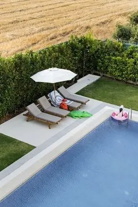 Luxury Villa, 4 Yatak Odası, Kişiye Özel Havuzlu, Denize Sıfır (Alex)