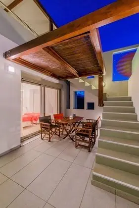 Luxury Villa, 4 Yatak Odası, Kişiye Özel Havuzlu, Denize Sıfır (Alex)