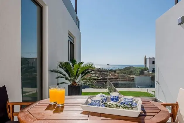 Luxury Villa, 4 Yatak Odası, Kişiye Özel Havuzlu, Denize Sıfır (Alex)
