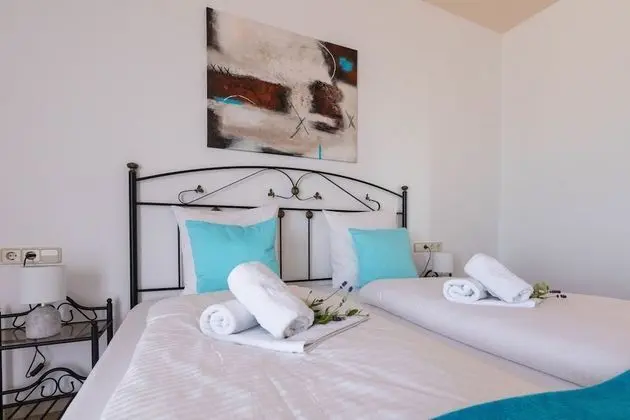 Deluxe Stüdyo Süit, Kısmi Deniz Manzarası