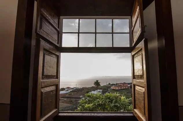 Üç Kişilik Oda, Deniz Manzaralı