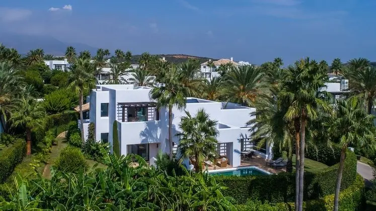 4 Bedroom Private Villa with Private Pool