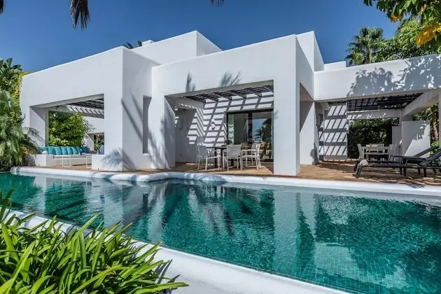 4 Bedroom Private Villa with Private Pool