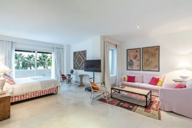 4 Bedroom Private Villa with Private Pool