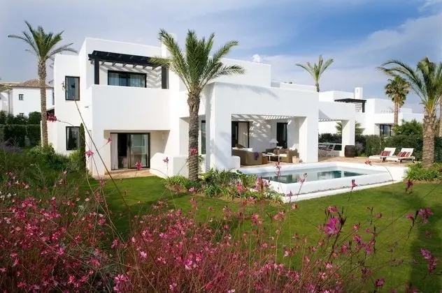 4 Bedroom Private Villa with Private Pool