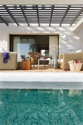 4 Bedroom Private Villa with Private Pool