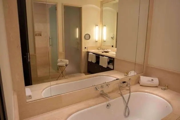 Junior Suite with Spa Access