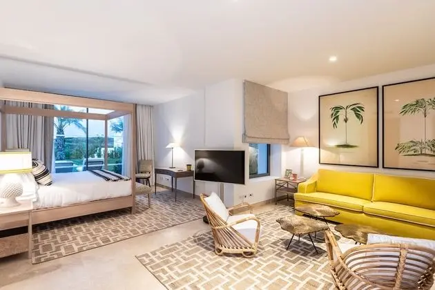 6 Bedroom Villa with Private Pool