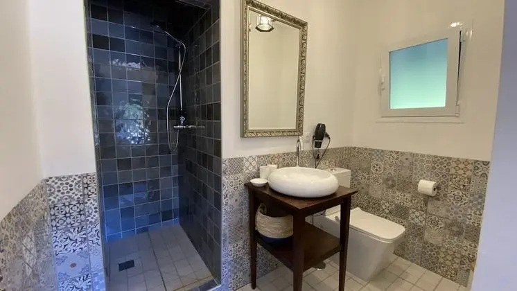 Comfort Tek Büyük Yataklı Oda (Azul)