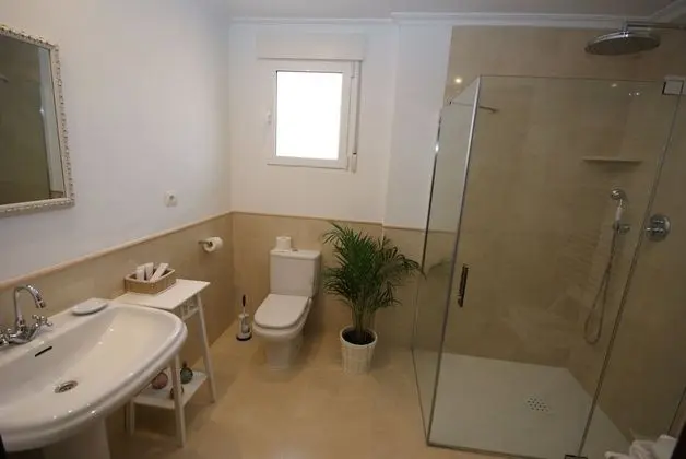 Superior Tek Büyük Yataklı Oda, Üzüm Asması Manzaralı