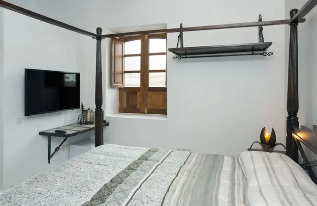 Tek Büyük Yataklı Oda, Dağ Manzaralı