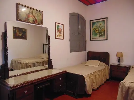 Traditional Üç Kişilik Oda