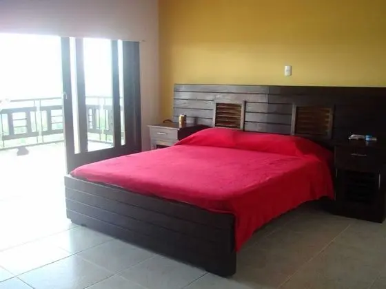 Ev, 6 Yatak Odası, Sıcak Su Havuzu