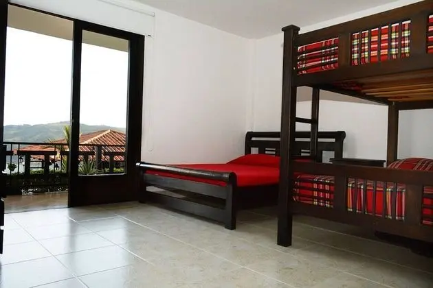 Ev, 6 Yatak Odası, Sıcak Su Havuzu