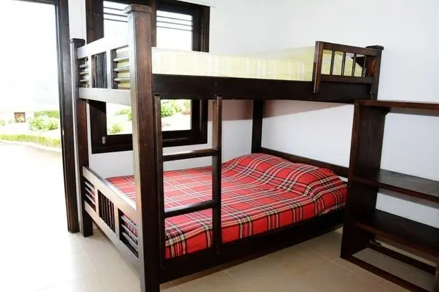 Ev, 6 Yatak Odası, Sıcak Su Havuzu