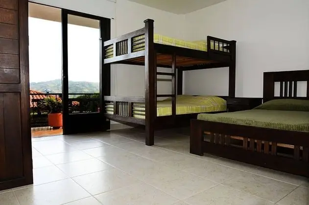 Ev, 6 Yatak Odası, Sıcak Su Havuzu