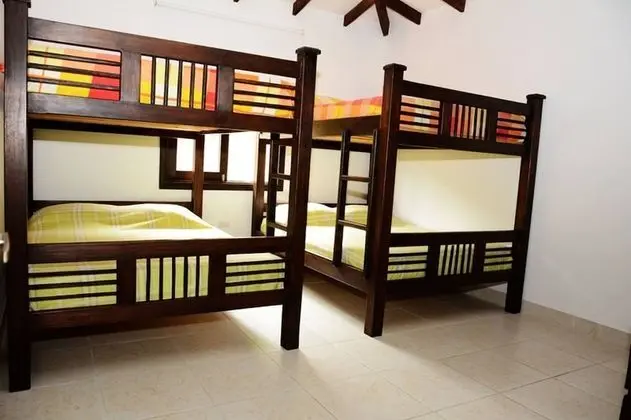 Ev, 6 Yatak Odası, Sıcak Su Havuzu