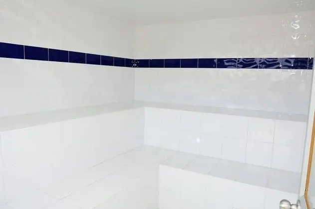 Ev, 6 Yatak Odası, Sıcak Su Havuzu