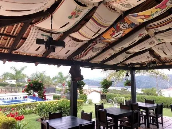 Ev, 6 Yatak Odası, Sıcak Su Havuzu