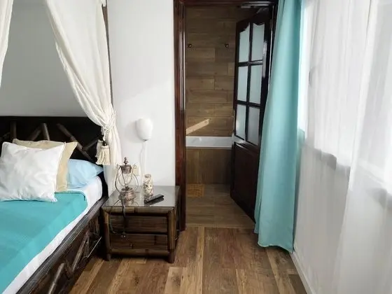 Romantic Tek Büyük Yataklı Oda, 1 Çift Kişilik Yatak, Sıcak Su Havuzu, Kule