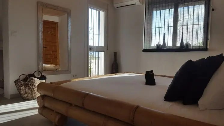 Tek Büyük Yataklı Oda, Havuz Manzaralı